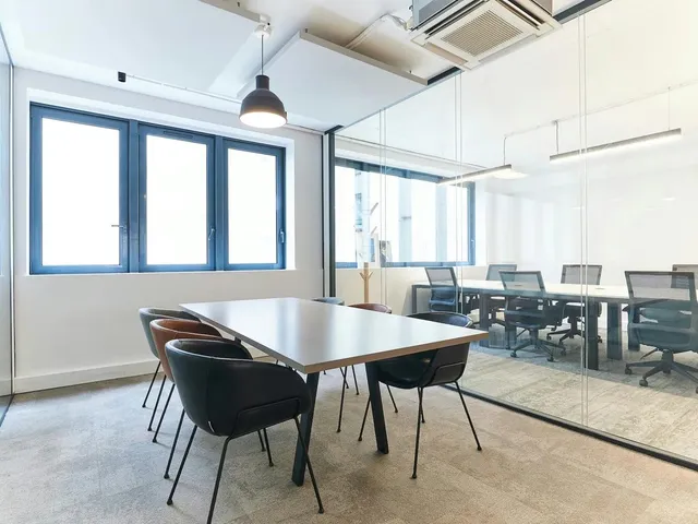 Bureau indépendant 24 postes à louer - Paris 10e (Hauteville) - photo 4