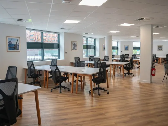 Bureau privé 8 postes à louer - Euralille (Luxembourg) - photo 6