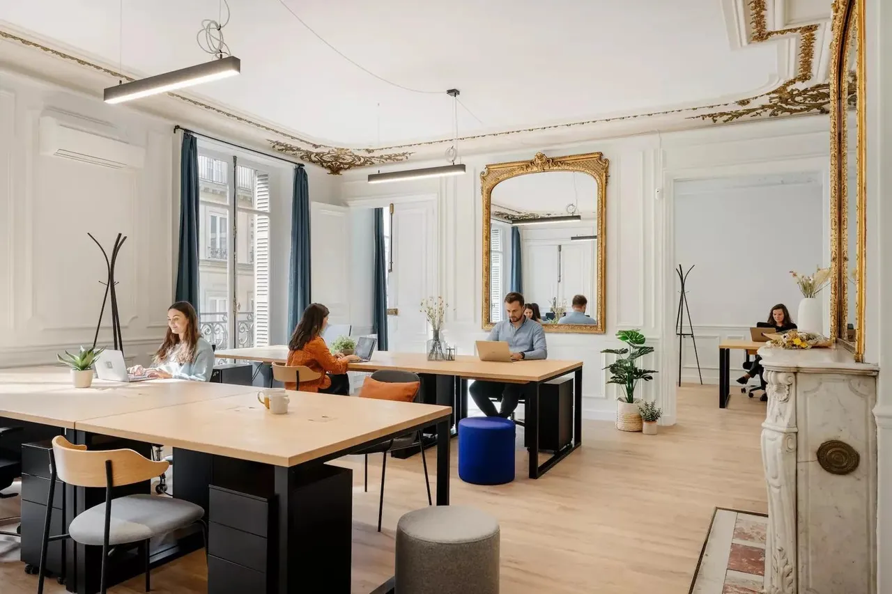 Bureau privatif 26 postes à louer - Paris 9e (Trinité) - photo 1
