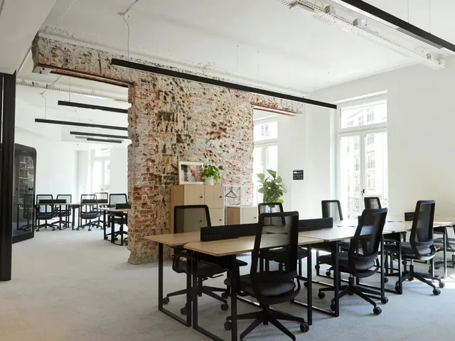 Bureau privé 19 postes à louer - Paris 10e (Beaurepaire) - photo 4