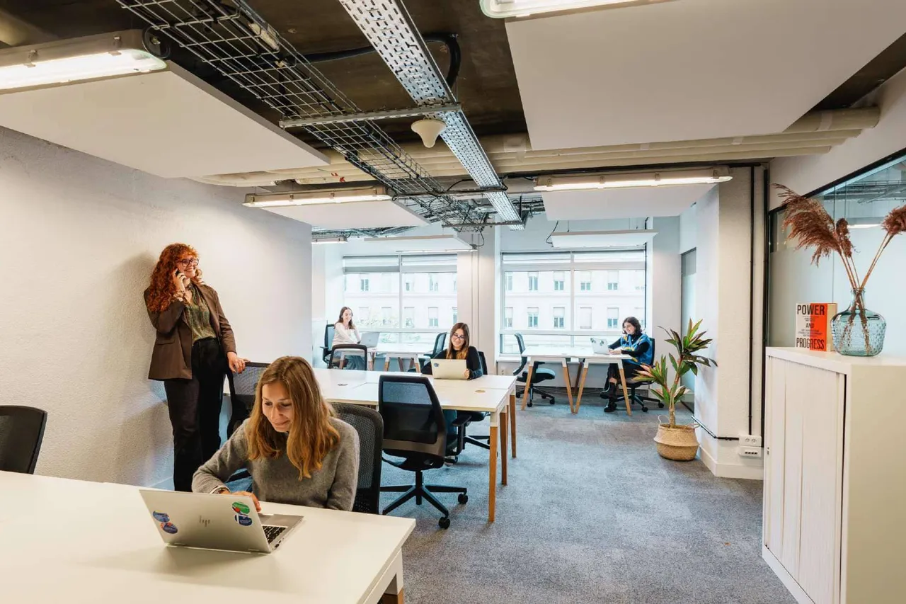 Bureau privé 10 postes à louer - Paris 12e (Bercy) - photo 1
