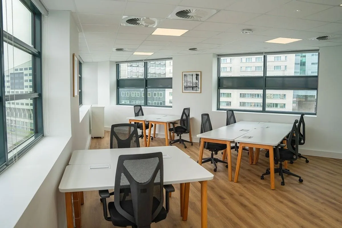Bureau privé 2 postes à louer - Euralille (Luxembourg) - photo 1
