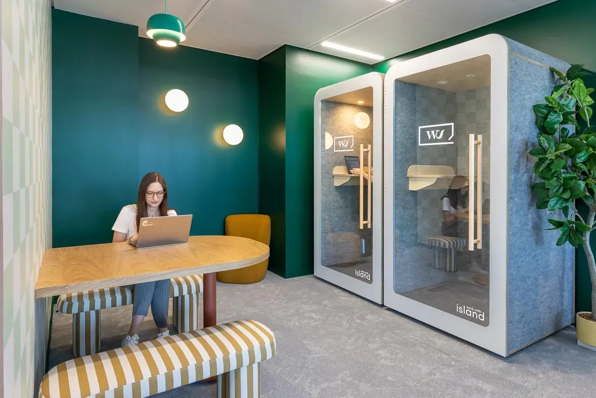 Bureau privé 14 postes à louer - Villejuif (Édouard Vaillant) - photo 1