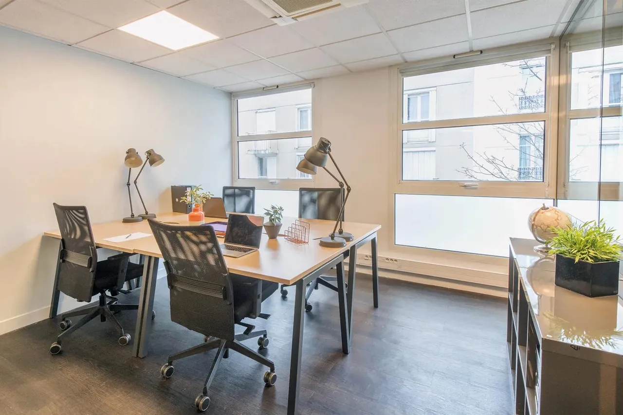 Bureau privé 5 postes à louer - Clichy (Bateliers) - photo 1