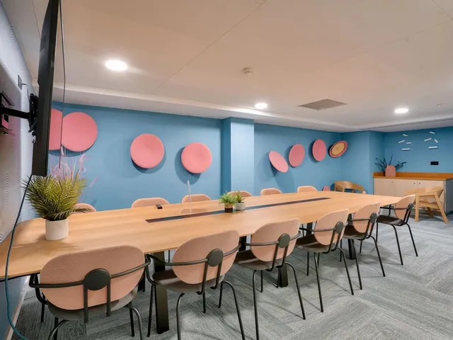 Bureau indépendant 12 postes à louer - Puteaux (La Défense) - photo 3
