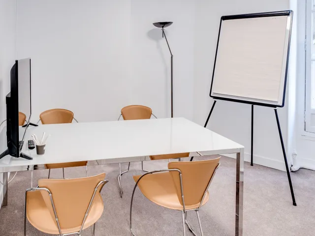 Bureau privé 8 postes à louer - Paris 8e (Saint-Lazare) - photo 5