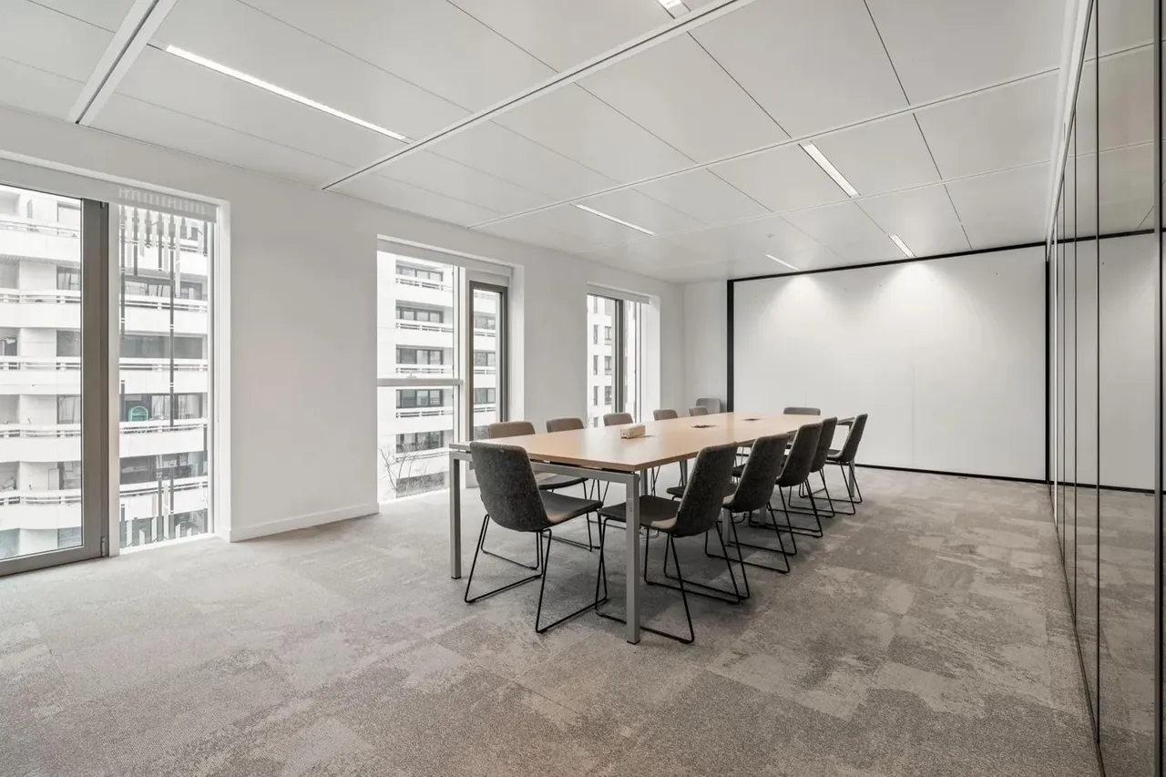 Bureau indépendant 50 postes à louer - Levallois-Perret (André Malraux) - photo 1