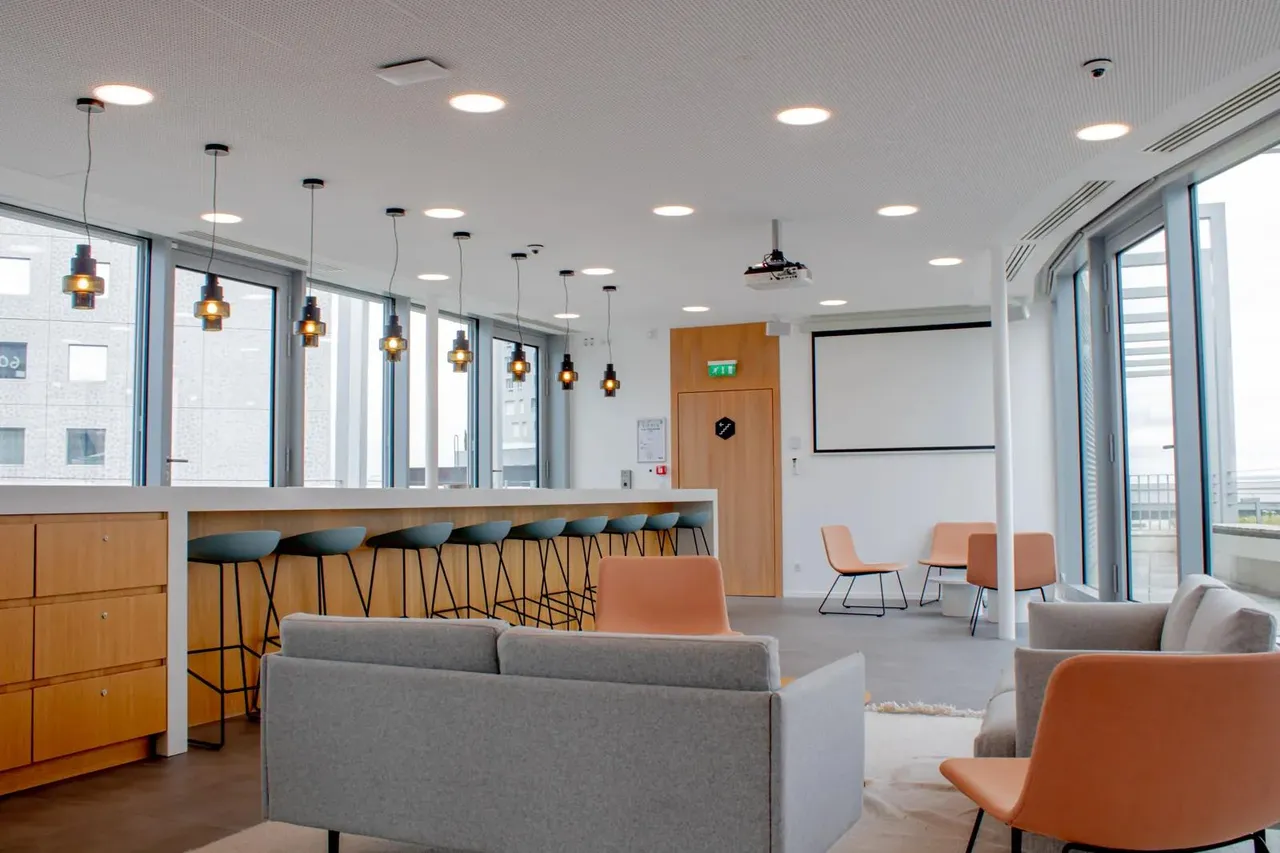 Bureau privé 84 postes à louer - Puteaux (Cours Valmy - Le Belvédère) - photo 1
