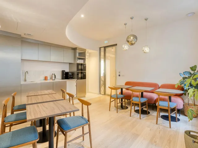 Bureau indépendant 26 postes à louer - Paris 10e (René Boulanger) - photo 6