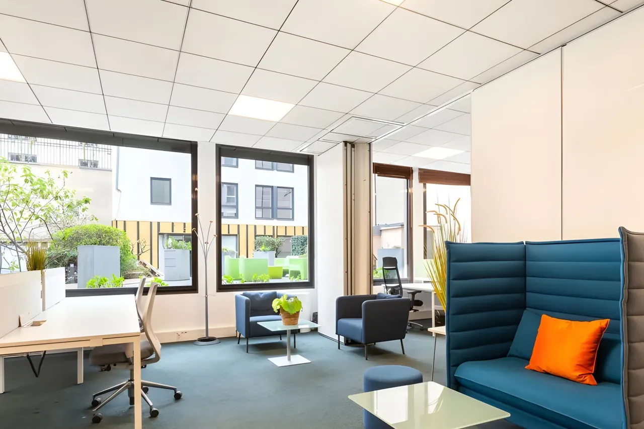 Bureau privé 4 postes à louer - Paris 10e (Petits hôtels) - photo 1