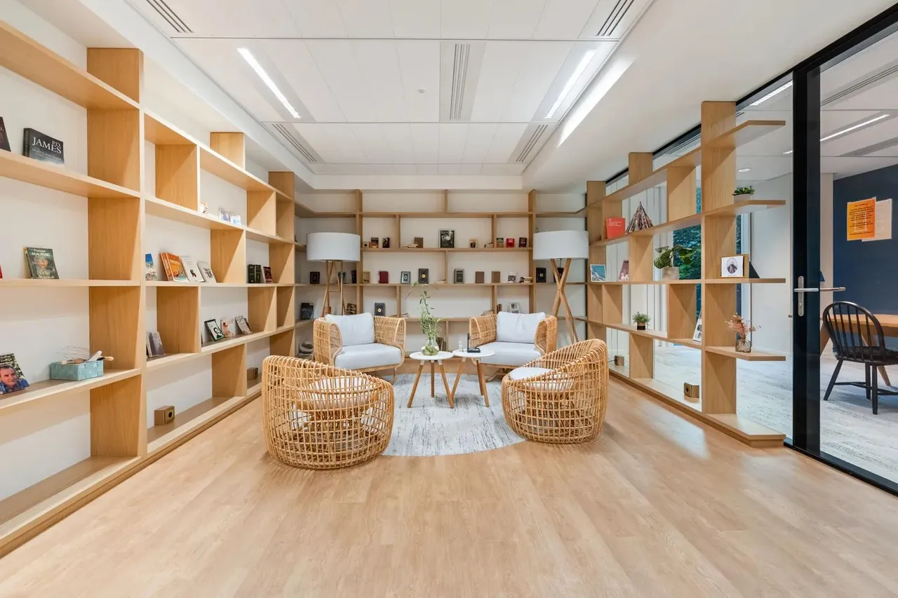 Bureau indépendant 12 postes à louer - Levallois Perret (Pablo Neruda) - photo 1