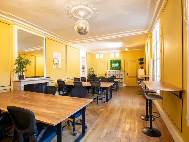Bureau indépendant 18 postes à louer 440 EUR/poste - Rue du Faubourg Poissonnière, Paris 10e - photo 2