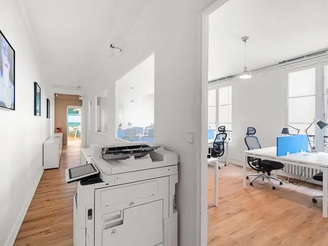 Bureau privatif 20 postes à louer - Paris 9e (Anvers) - photo 7