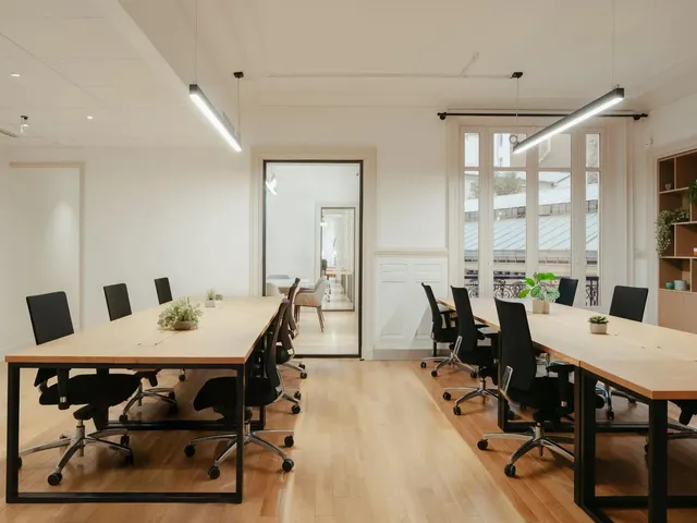 Bureau indépendant 29 postes à louer 569 EUR/poste - Rue La Fayette, Paris 10e
