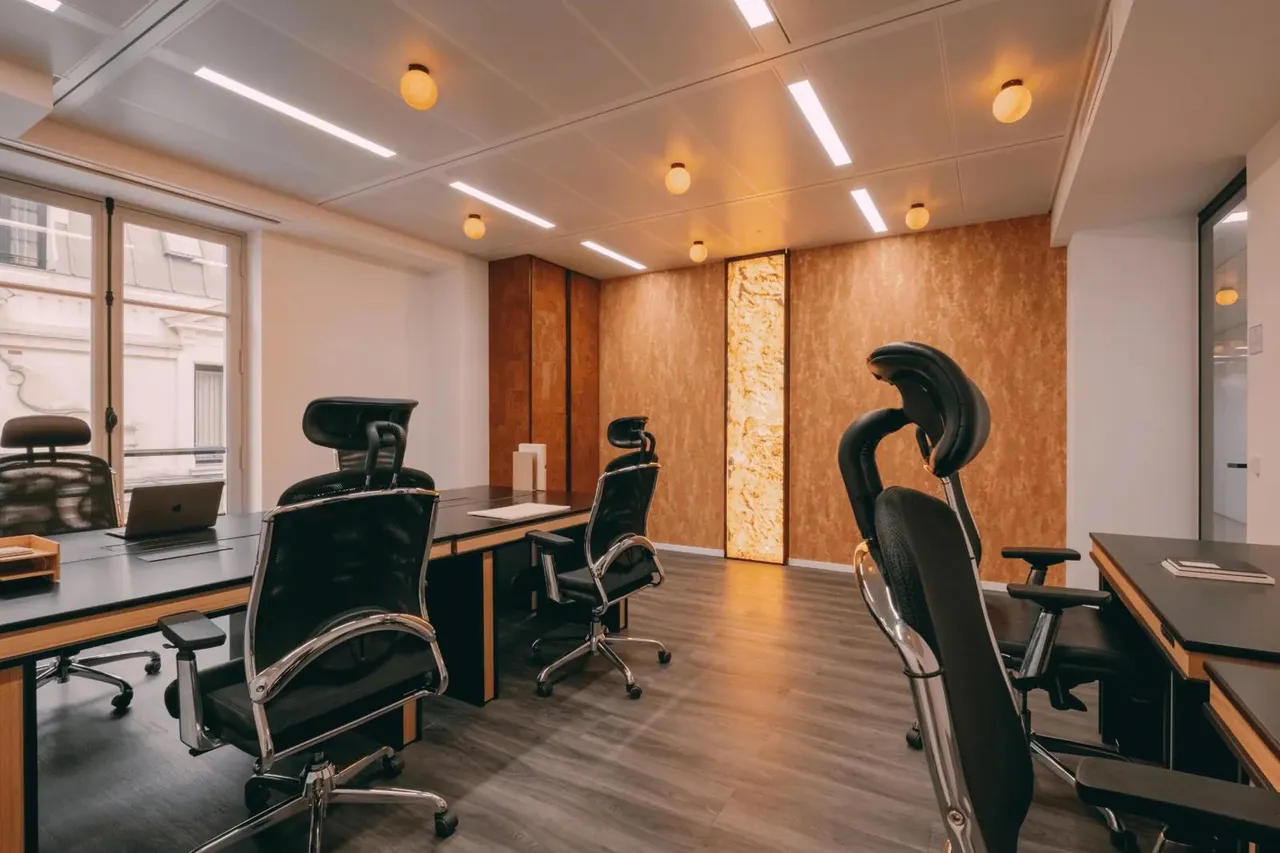 Grand bureau privé 100 postes à louer - Paris 8e (Madeleine) - photo 1