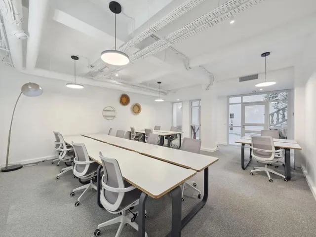 Bureau privatif 36 postes à louer - Paris 8e (Rue Louis Murat) - photo 13
