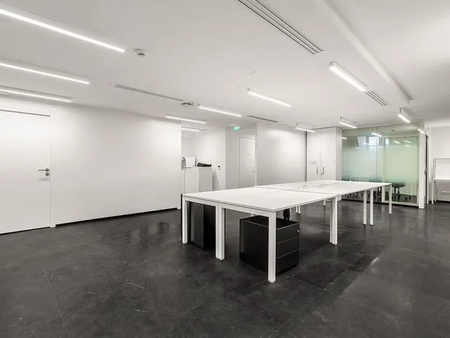 Bureau privatif 18 postes à louer - Paris 8e (Charles de Gaulle-Etoile) - photo 3