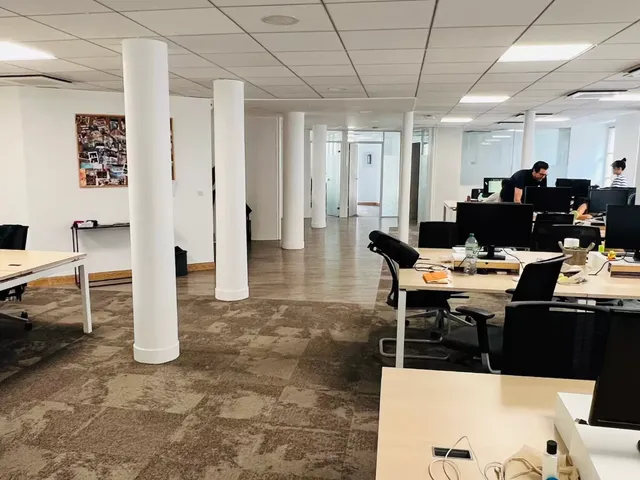 Bureau indépendant 4 postes à louer - Chaussée d'Antin - photo 7