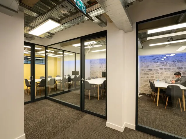 Bureau privé 28 postes à louer - Paris 11e (Alexandre Dumas) - photo 9