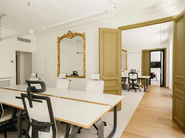 Bureau privatif 32 postes à louer - Paris 8e (George V) - photo 6