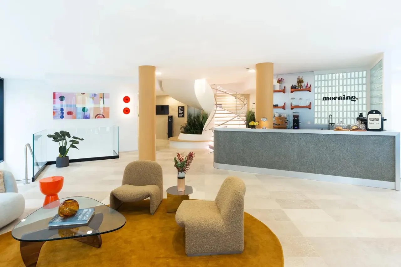 Bureau privé 10 postes à louer - Paris 17e (Alfred Roll) - photo 1