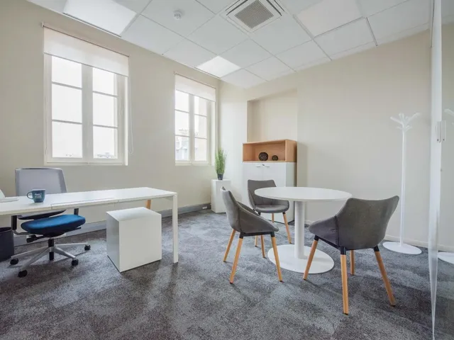 Bureau privé 10 postes à louer - Paris 8e (Cour du Havre)
