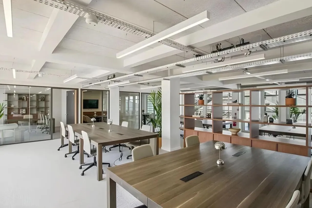 Bureau indépendant 46 postes à louer - Paris 10e (Fayette) - photo 1