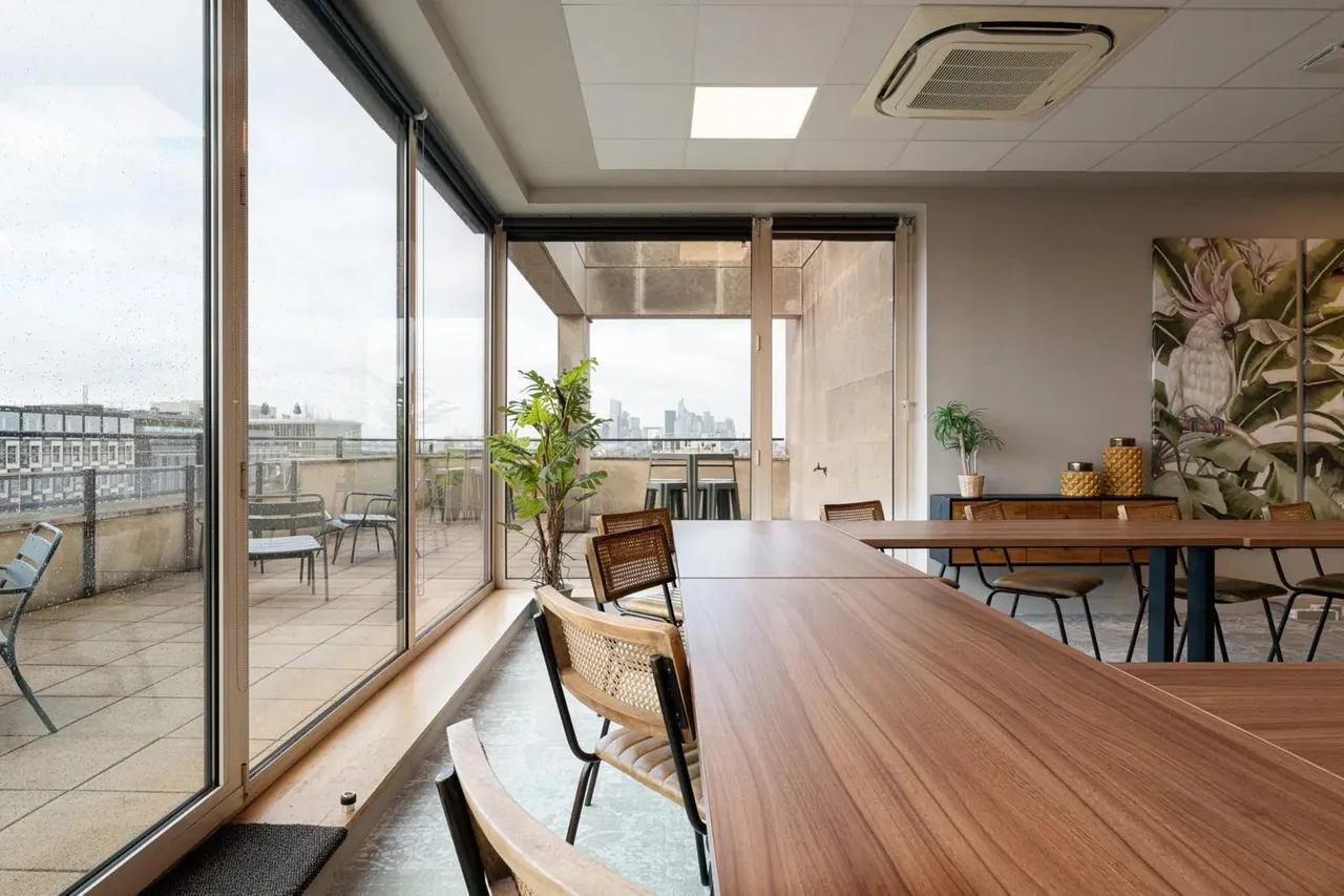 Bureau privé 3 postes à louer - Paris 17e (Grande Armée) - photo 1