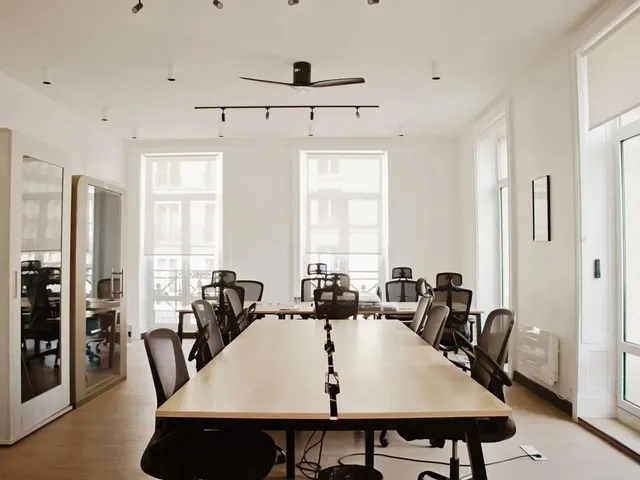 Bureau indépendant 18 postes à louer - Paris 2e (Saint-Denis)