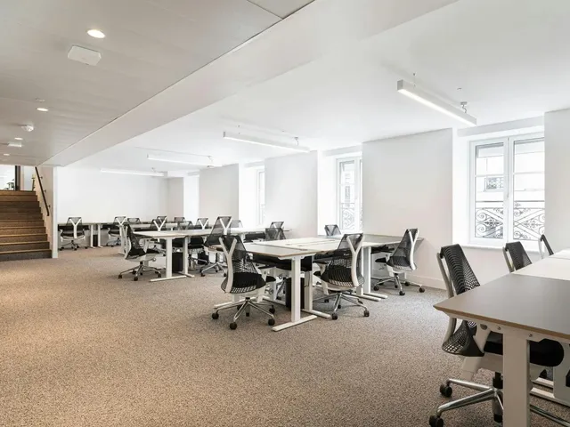 Bureau privé 8 postes à louer - Paris 9e (Cadet) - photo 2