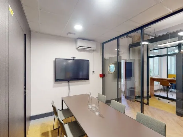 Bureau privé 22 postes à louer - Paris 10e (Petits Hôtels) - photo 4