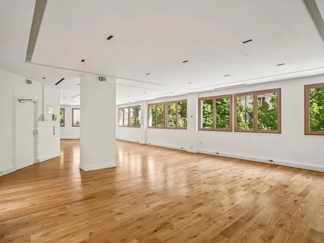 Bureau indépendant 42 postes à louer - Paris 18e (Marcadet) - photo 6