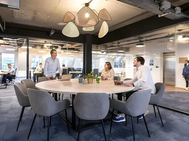 Bureau indépendant 74 postes à louer - Paris 2e (St Denis) - photo 2