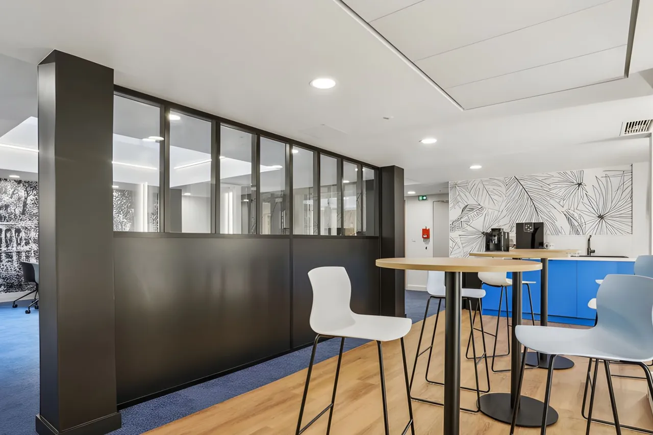 Bureau privé 19 postes à louer - Paris 17e (Terrasse) - photo 1
