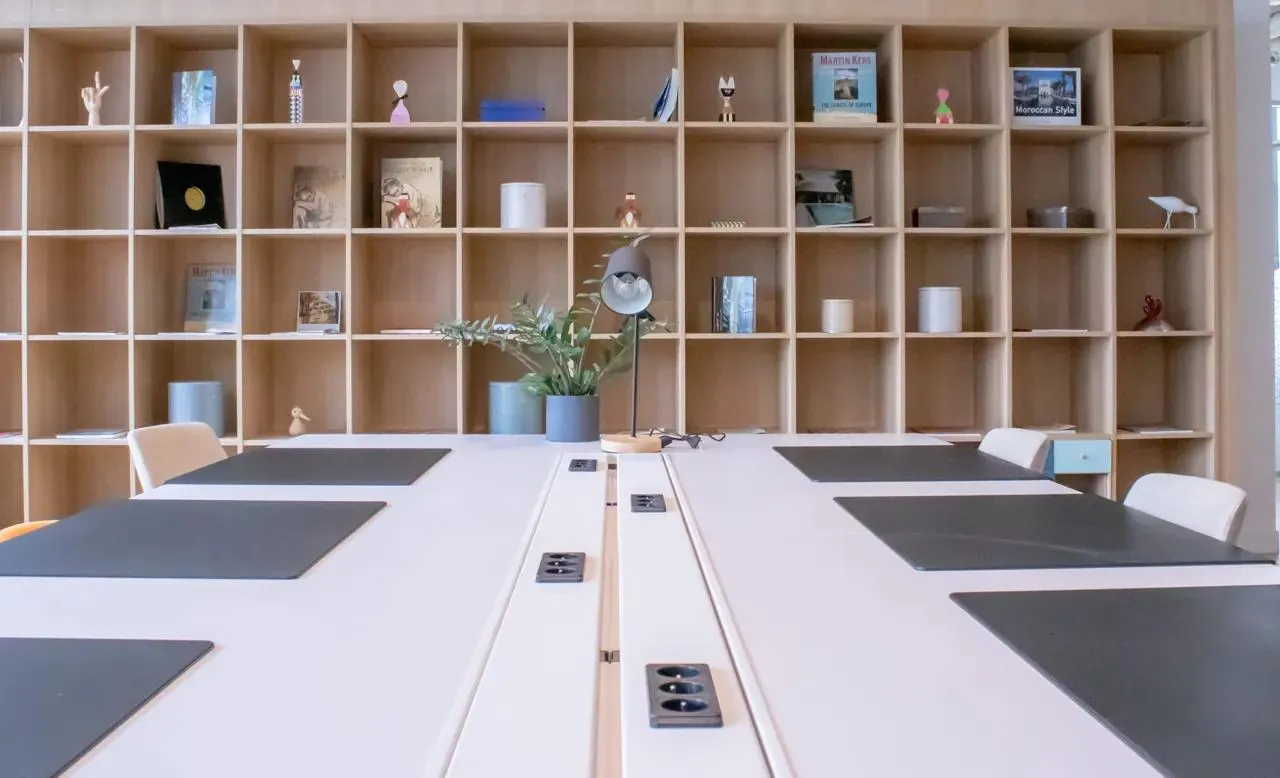 Bureau privé 7 postes à louer - Paris 2e (Bonne Nouvelle) - photo 1