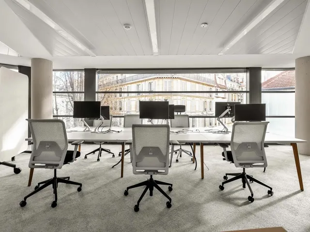 Bureau indépendant 95 postes à louer - Paris 17e (Heliopolis)