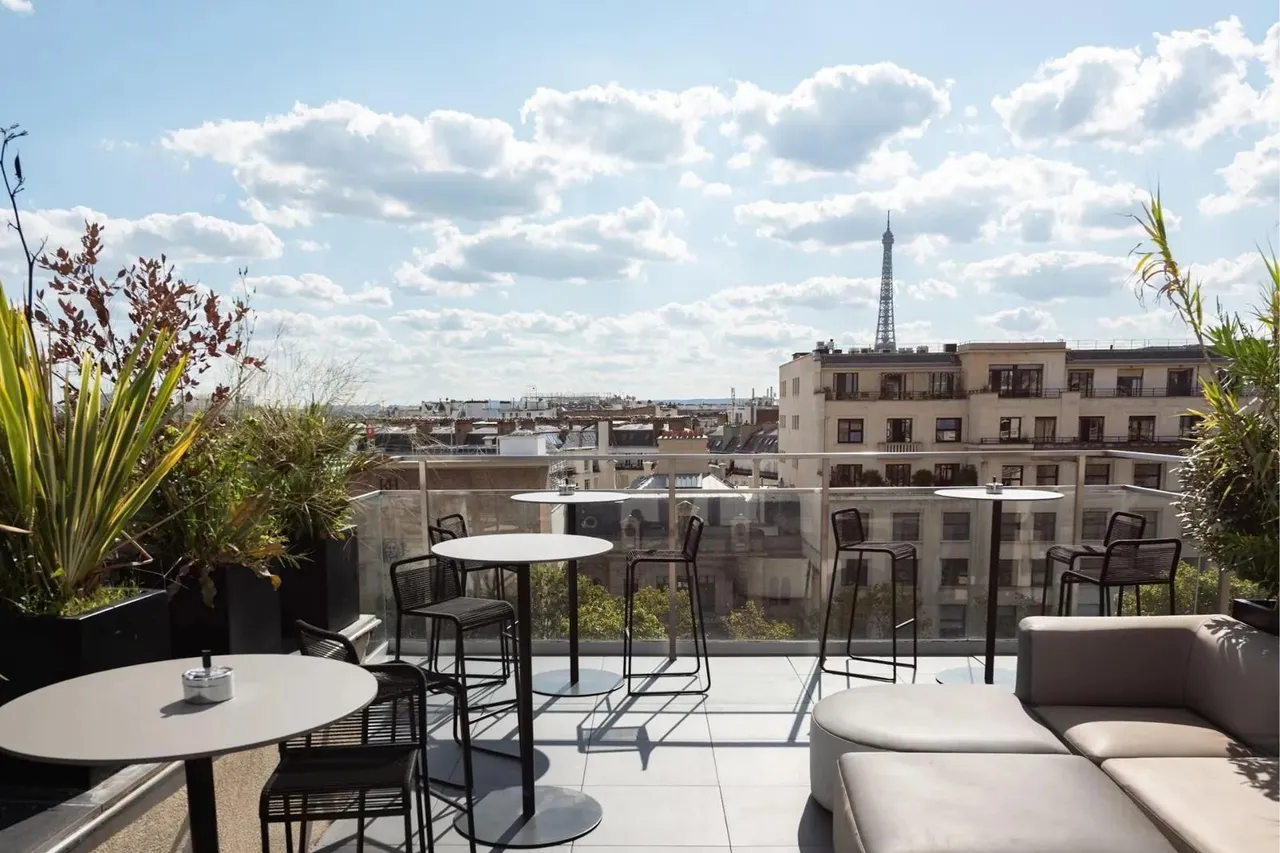 Bureau privé 4 postes à louer - Paris 8e (Avenue des Champs Elysées) - photo 1