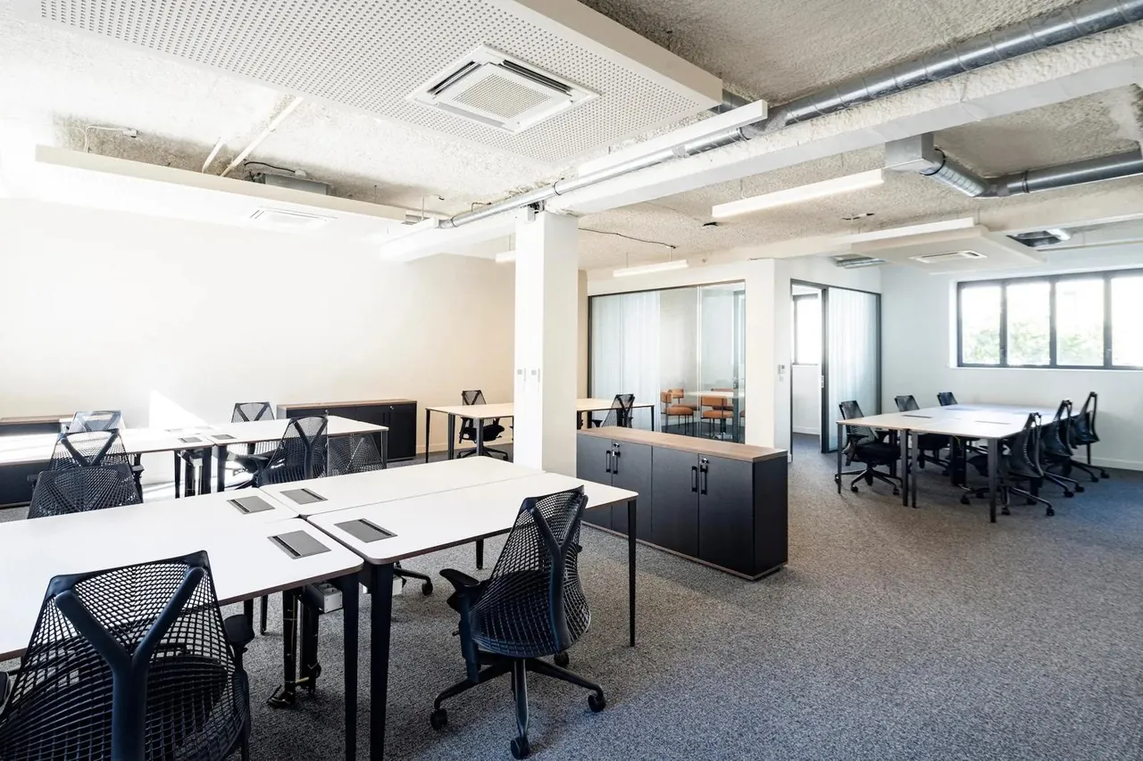 Bureau privé 30 postes à louer - Paris 9e (Victoire) - photo 1