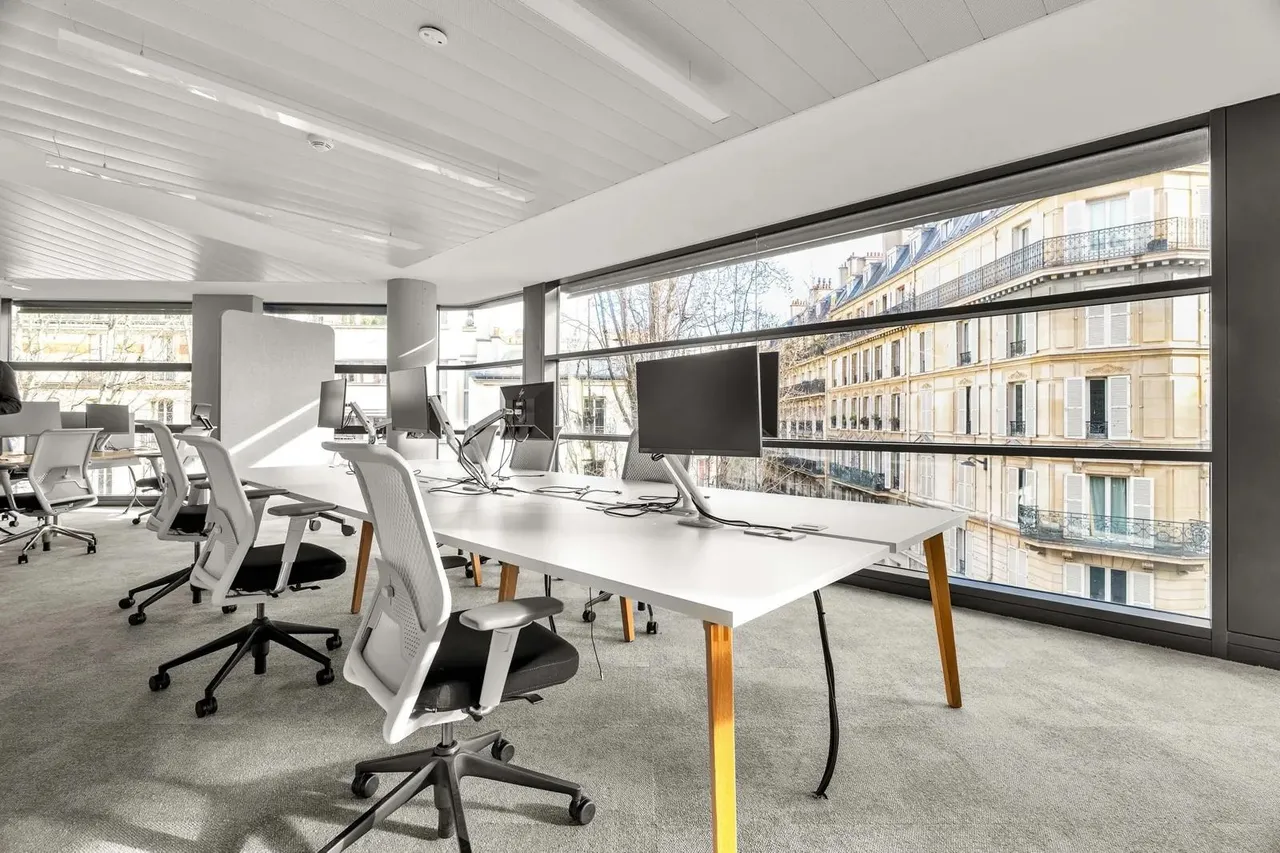 Bureau indépendant 55 postes à louer - Paris 17e (Heliopolis) - photo 1