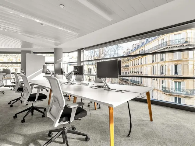 Bureau indépendant 55 postes à louer - Paris 17e (Heliopolis)