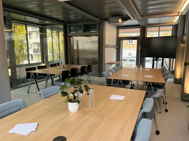 Bureau privé 12 postes à louer - Paris 13e (Les Gobelins) - photo 3