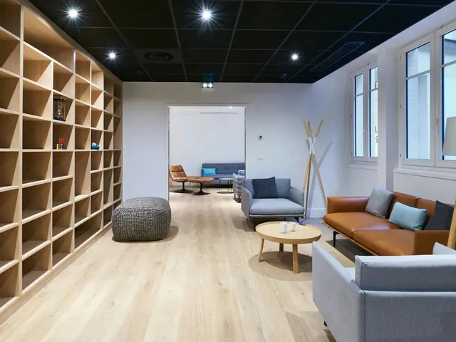 Bureau privatif 30 postes à louer - Paris 9e (Rue d'Amsterdam) - photo 3