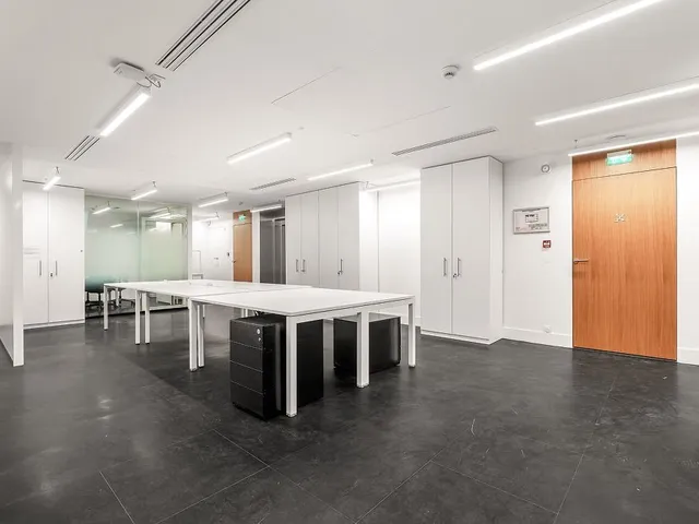 Bureau privatif 18 postes à louer - Paris 8e (Charles de Gaulle-Etoile) - photo 2