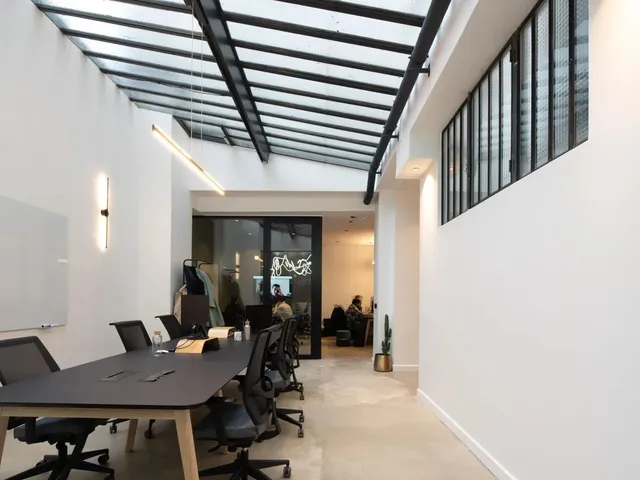 Bureau indépendant 35 postes à louer - Paris 3e (Elzevir) - photo 3