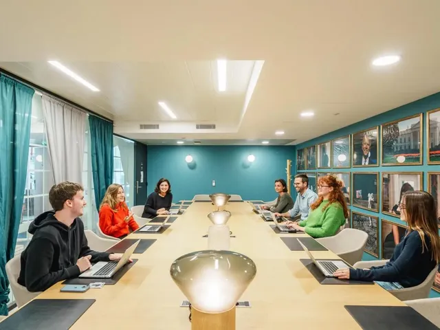 Bureau privé 10 postes à louer - Paris 8e (Rue Washington) - photo 3