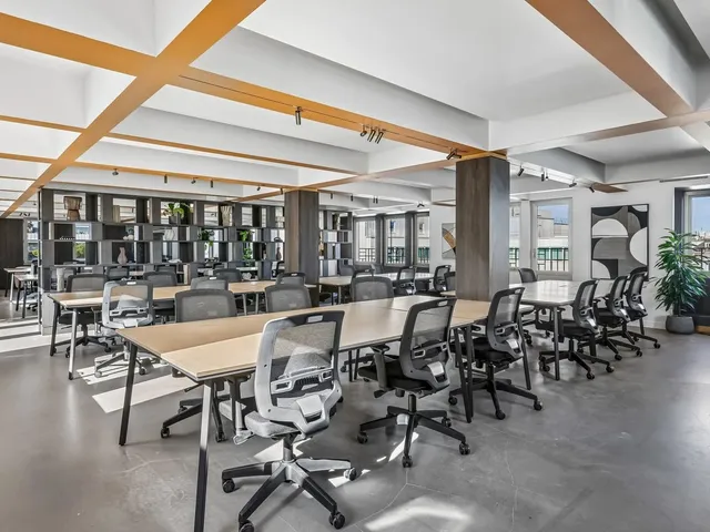Bureau indépendant 92 postes à louer - Paris 10e (Hauteville) - photo 2