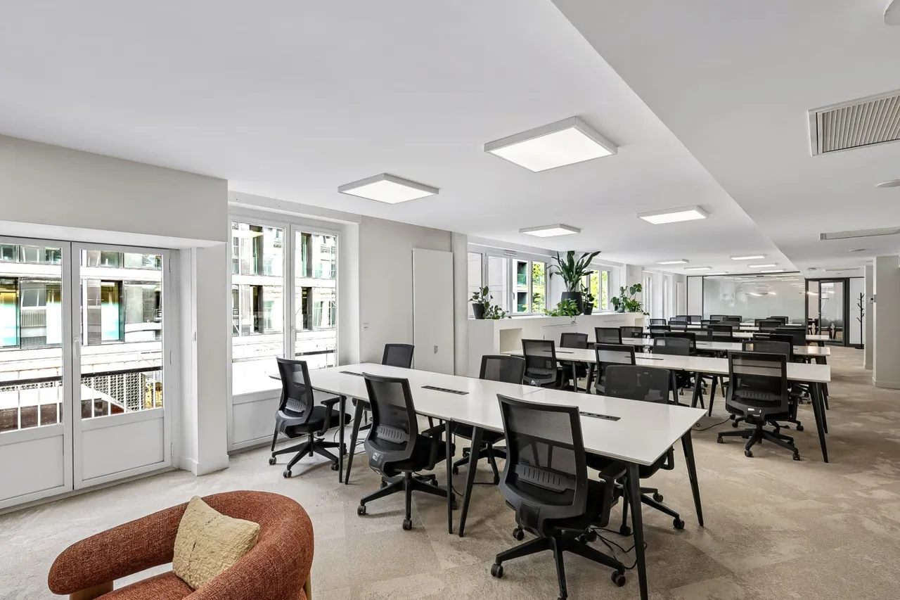 Grand bureau privatif 70 postes à louer - Paris 8e (Miromesnil) - photo 1