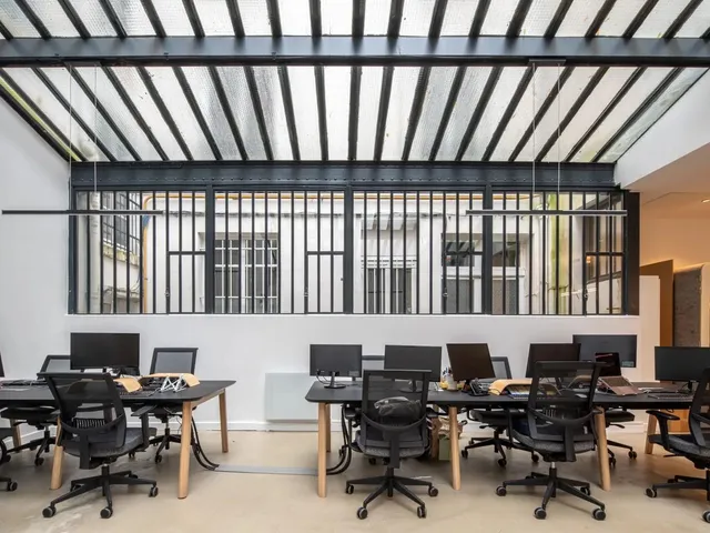 Bureau indépendant 35 postes à louer - Paris 3e (Elzevir)