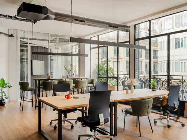 Bureau indépendant 16 postes à louer - Paris 2e (Sentier)