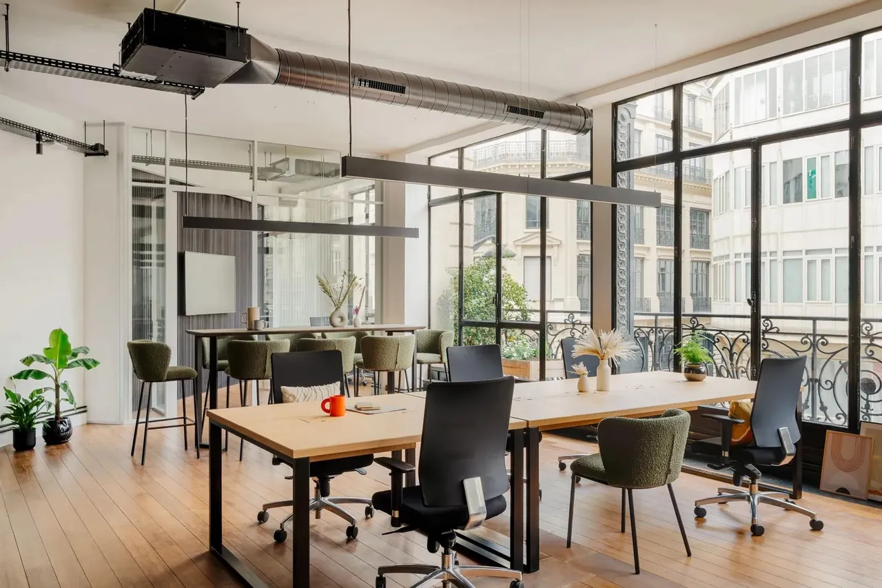Bureau indépendant 16 postes à louer - Paris 2e (Sentier) - photo 1